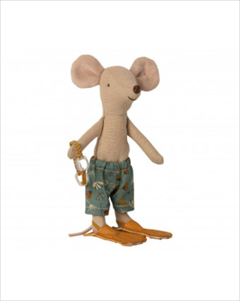 Maileg Beach Mouse Big Brother in Cabin De Plage