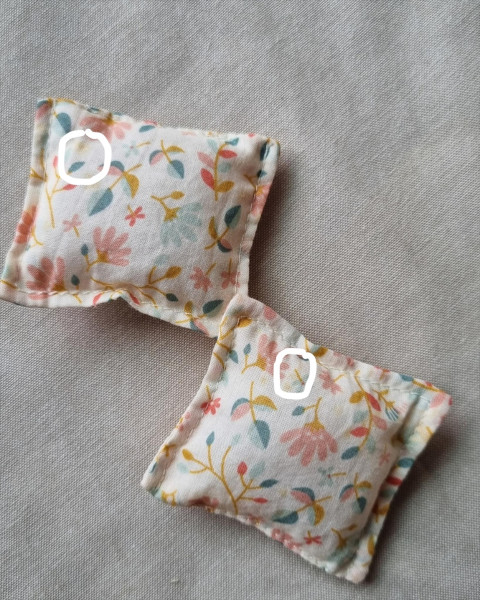 Imperfect Maileg Vintage Bed for Mouse - Off White